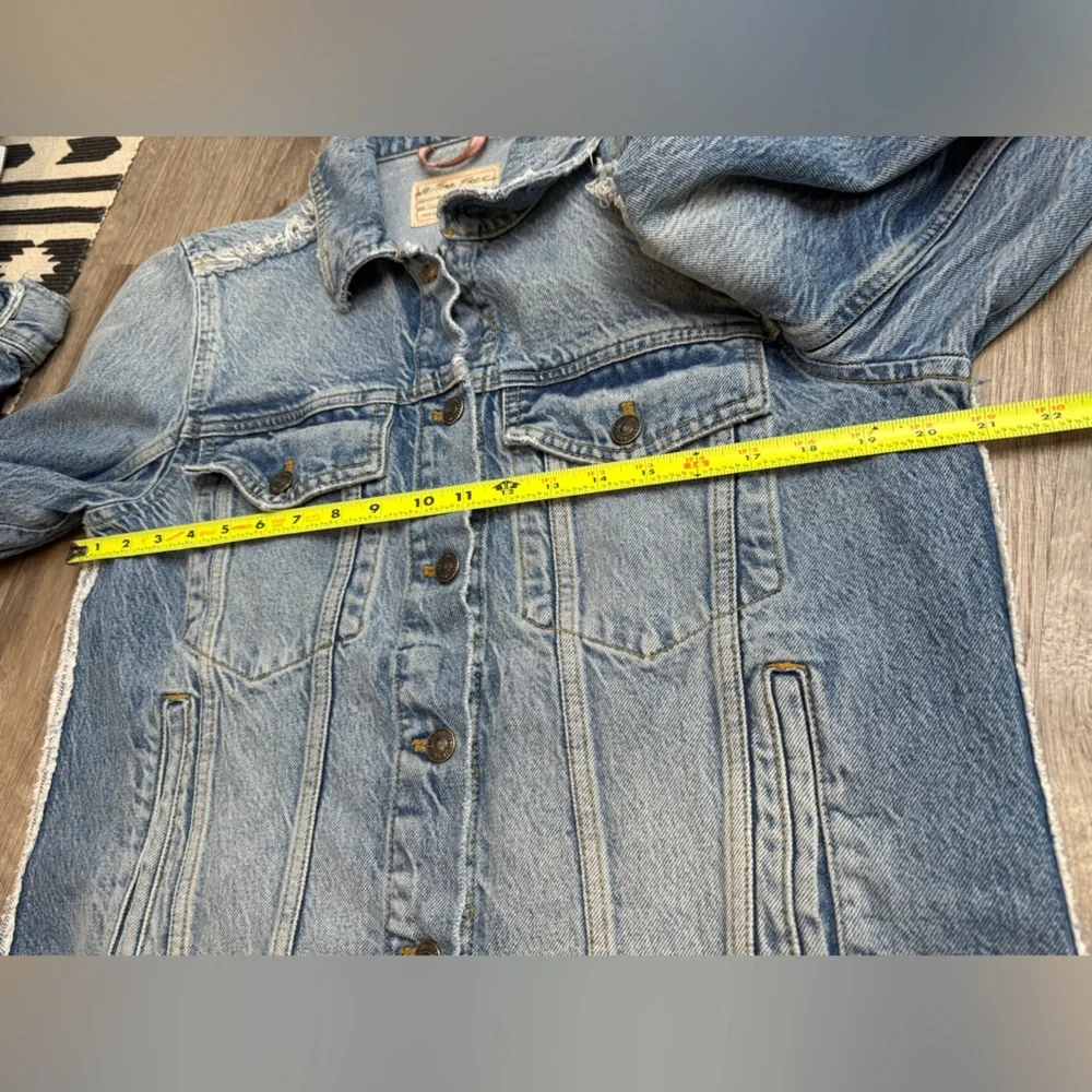 Free People We The Free Indira Distressed Denim Jacket Large - Picture 12 of 13